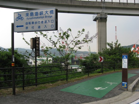 125ccȉt⎩]ԁAs҂͂炩