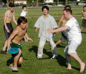 frisbee01.JPG (35447 oCg)