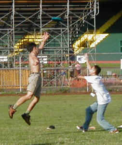frisbee05.JPG (27485 oCg)