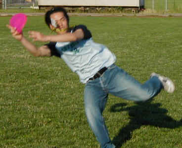frisbee17.JPG (32440 oCg)