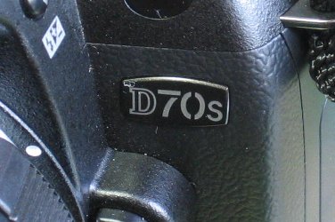 Nikon D70s 